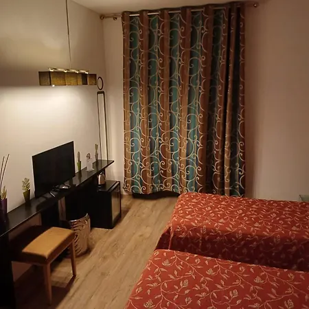 Little Palace فندق نيس