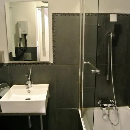 Little Palace فندق