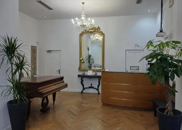 Little Palace 3*